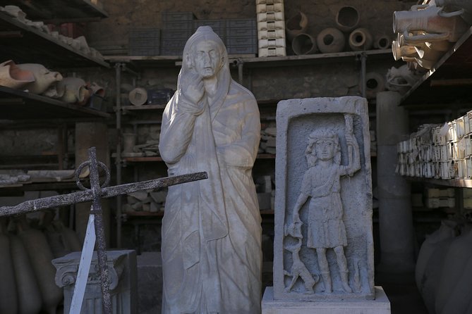VIP Pompeii Tour including Newly Opened Houses With Archaeologist - Newly restored Domus: Venus and Narcissus as the art anchor