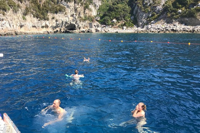 Visit Costiera Sorrento Coast Between history and legend - Stop 0: the natural pool and the rock arch view